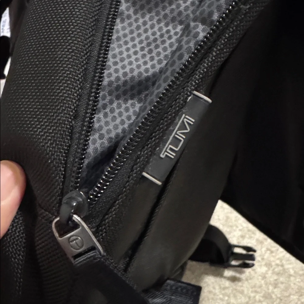 Tumi T-Tech Essential Gear Messenger Bag Shoulder Strap Trolley Sleeve Black